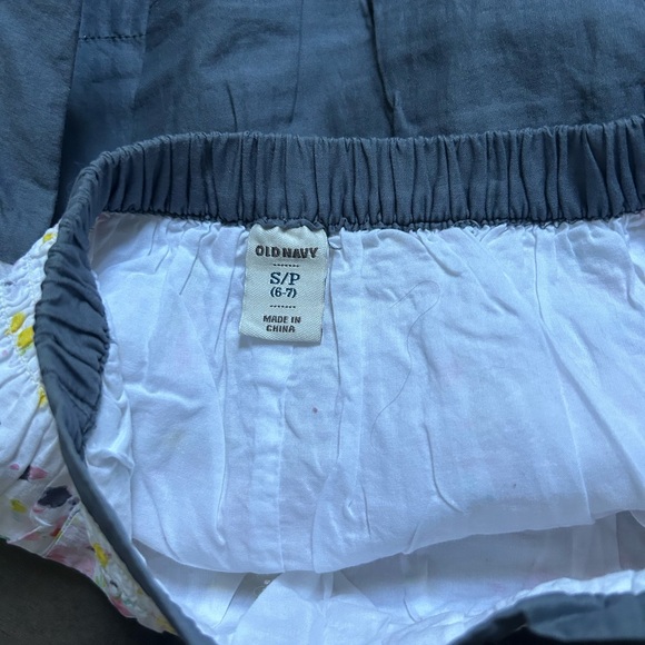 Old navy girl’s skirt size S(6-7) - Picture 4 of 4